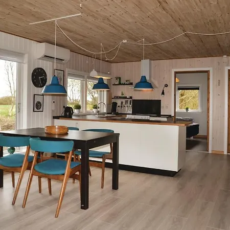 Three-bedroom Holiday In * Hemmet