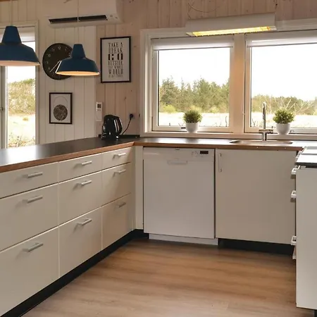 Three-bedroom Holiday In *