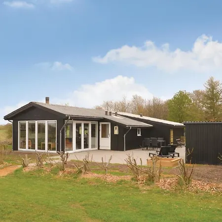 Three-bedroom Holiday In Hemmet