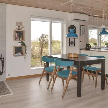 Three-bedroom Holiday In * Hemmet
