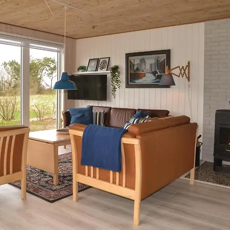Three-bedroom Holiday In