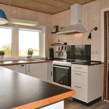 Σπίτι διακοπών Three-bedroom Holiday In *